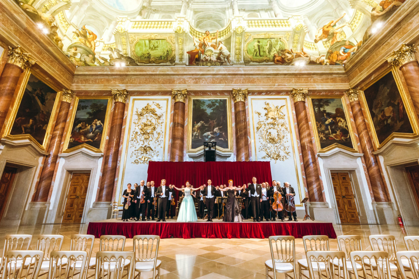 Wiener Hofburg-Orchester beim Neujahrskonzerte im Herkulessaal des Palais Liechtenstein