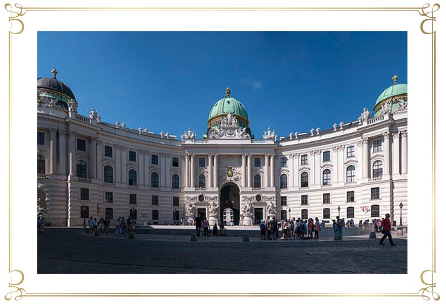 Wiener Hofburg - Eingang zum Konzert vom Michaeler Platz