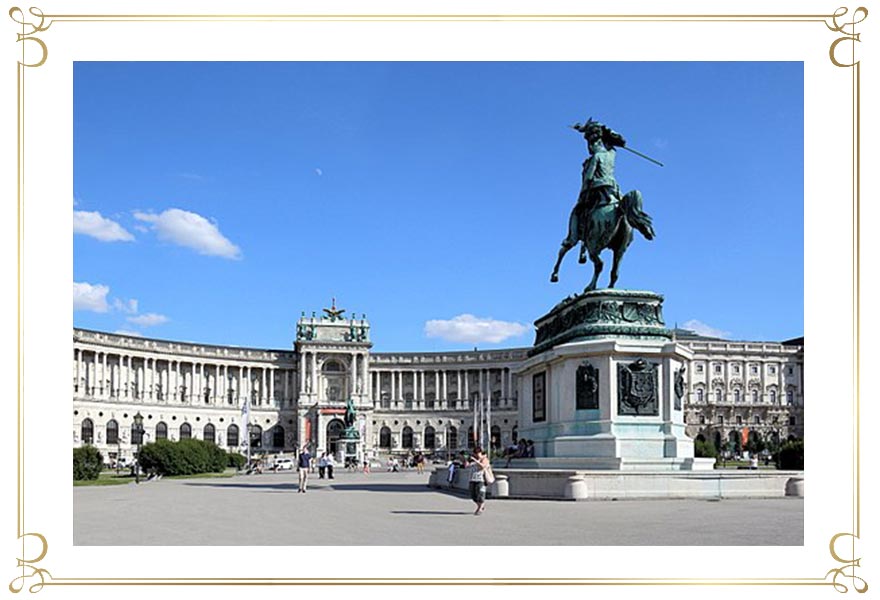 Hofburg Wien - Eingang Heldenplatz Wien mit Reiterdenkmal