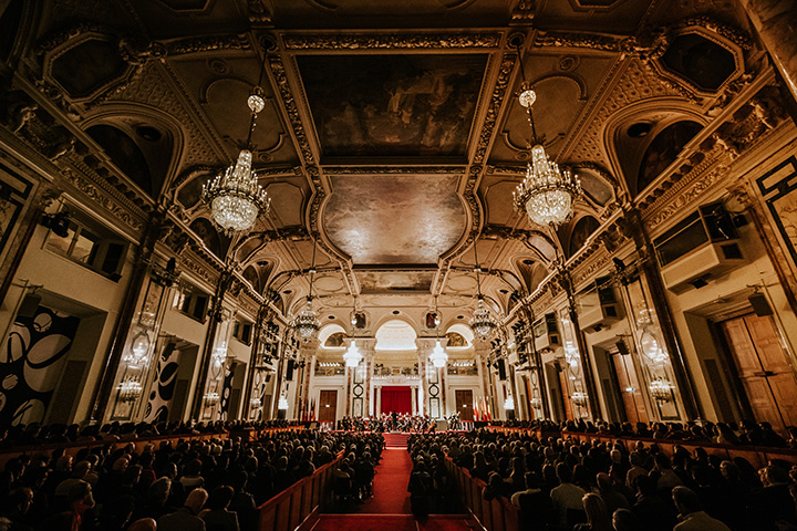 Festsaal der Hofburg Wien beim klassischen Konzert des Wiener Hofburg-Orchester