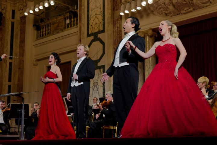 Sera Gösch, Stefan reichmann, Jinxin Chen und Brigitta Simon bei einem Konzert des Wiener Hofburg Orchesters